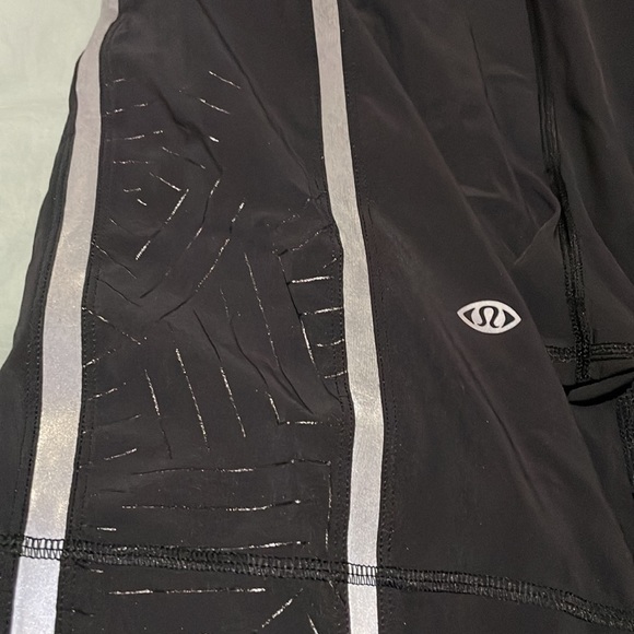 Medium men’s lululemon run response shorts - Picture 7 of 7